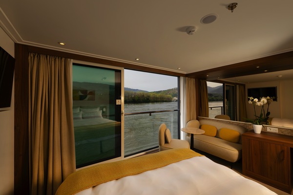 Avalon Waterways Avalon Alegria Panorama Suite Bedroom 2.jpg
